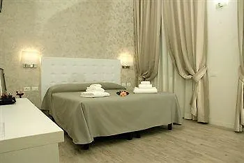 Gardenia Suite Rome 2*,